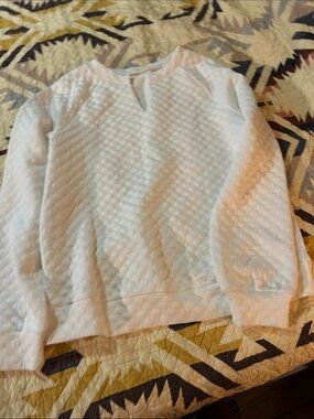 Women’s Quilted Crewneck Sweater - White